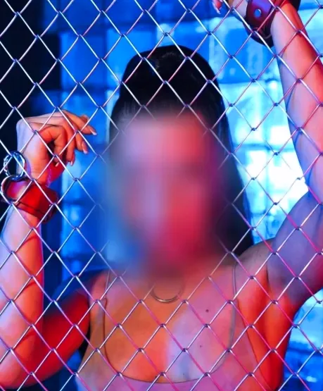 Büsra, 36