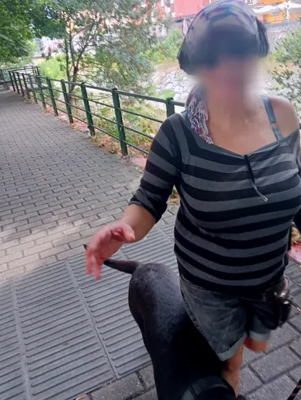 Ela, 32