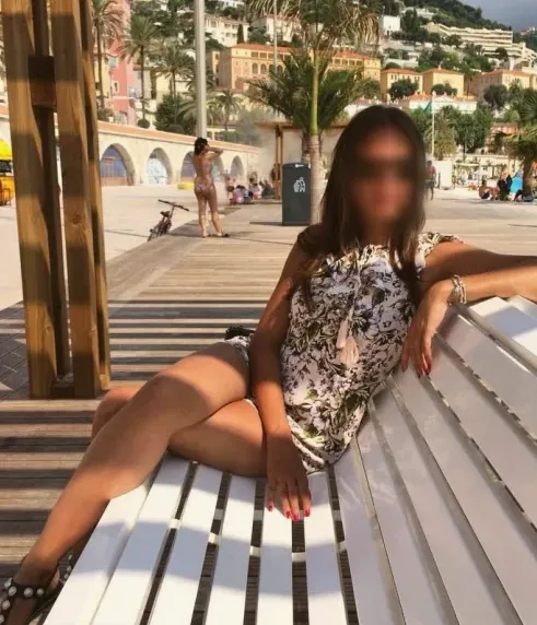 Emma, 32