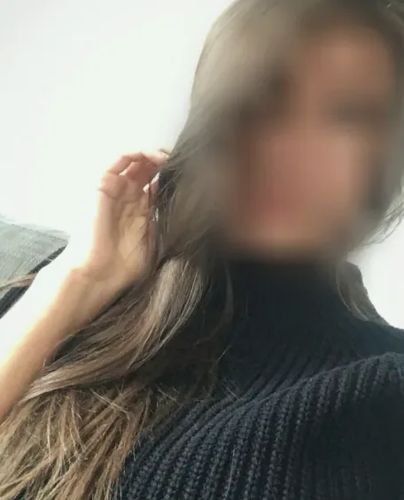 Juliane, 32