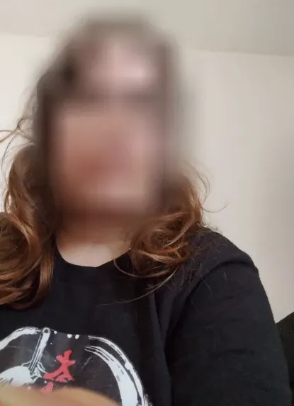 Lara, 38