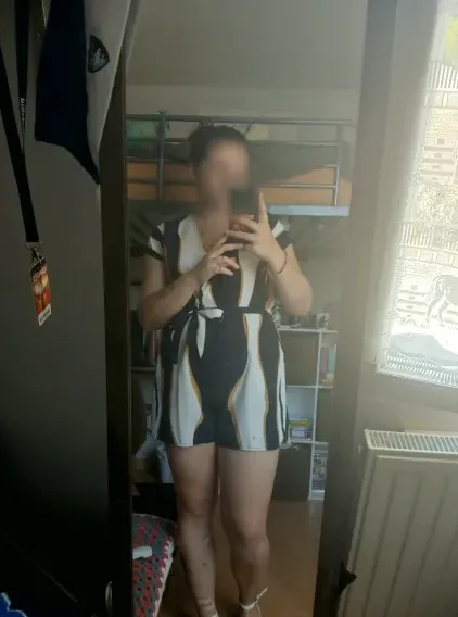 Lara, 22