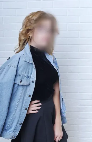 Manuela, 26