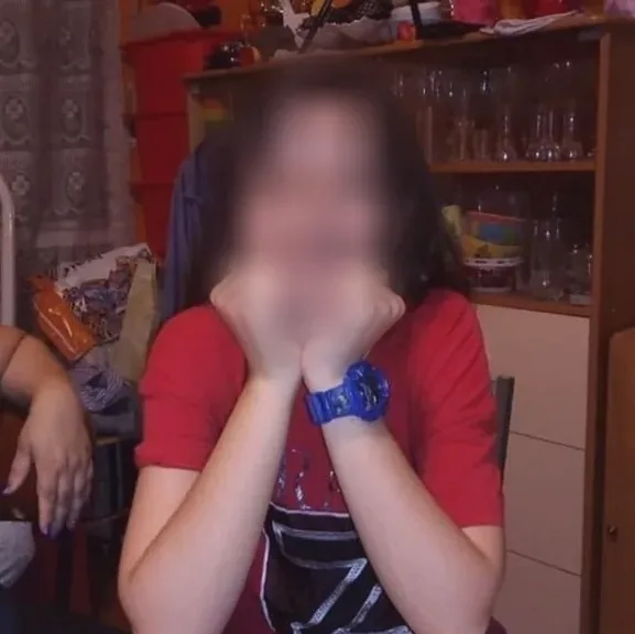 Neele, 25