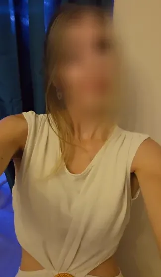Pauline, 39