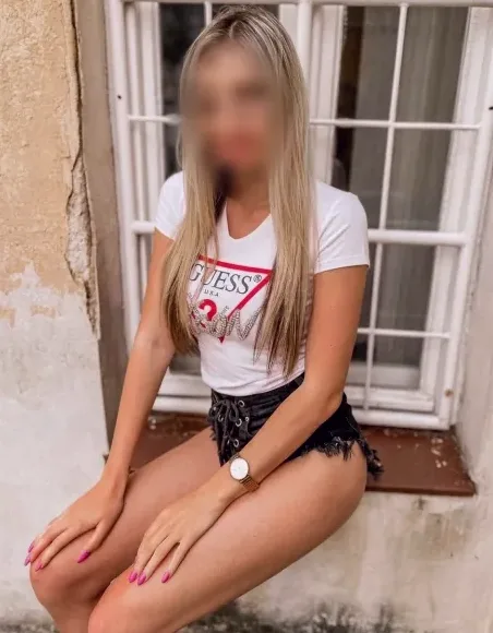 Selina, 31